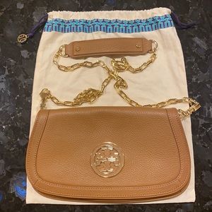 Tory Burch Amanda clutch classic logo